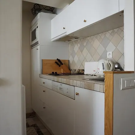 Apartament Rue De Lille 7 *