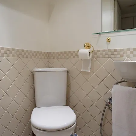 Apartament Rue De Lille 7 *
